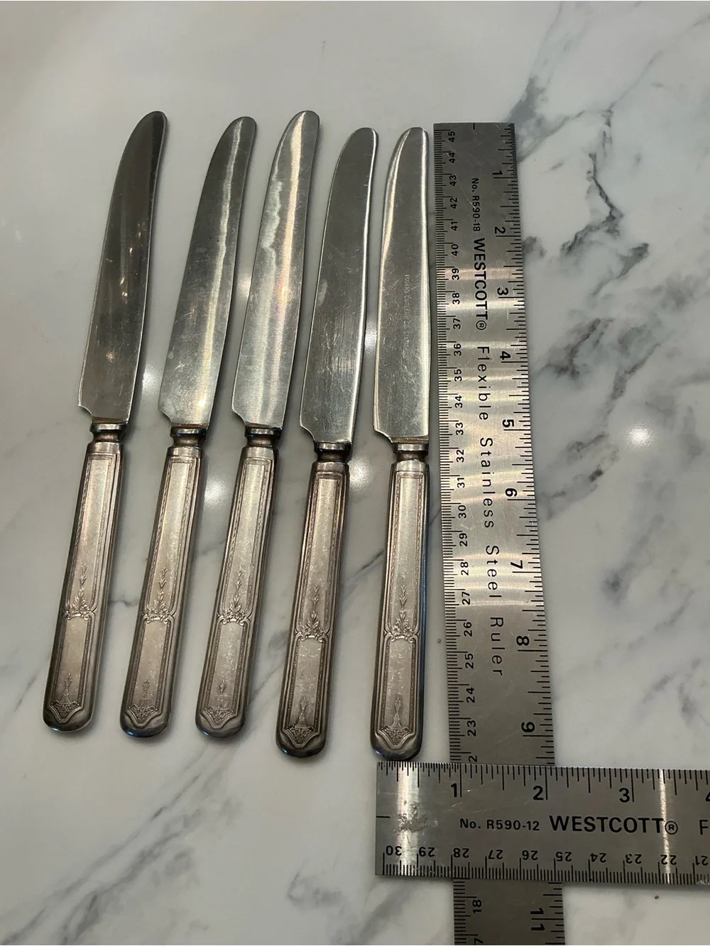 1847 Rogers BrosSet of 5 Ornate Silver Dining Knives - Decorative Silver Finish
